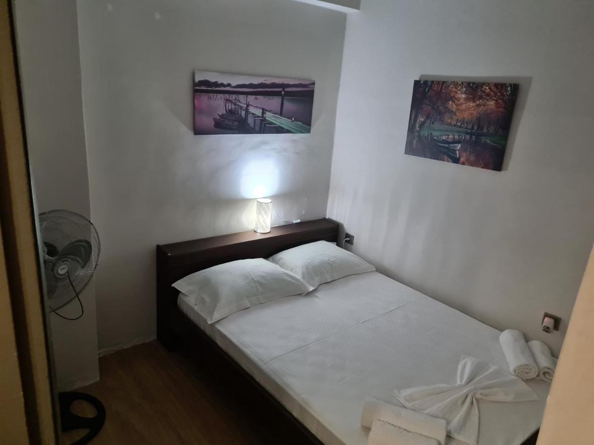 Apartments "Antonis" Nea Filadelfia Athena Bagian luar foto